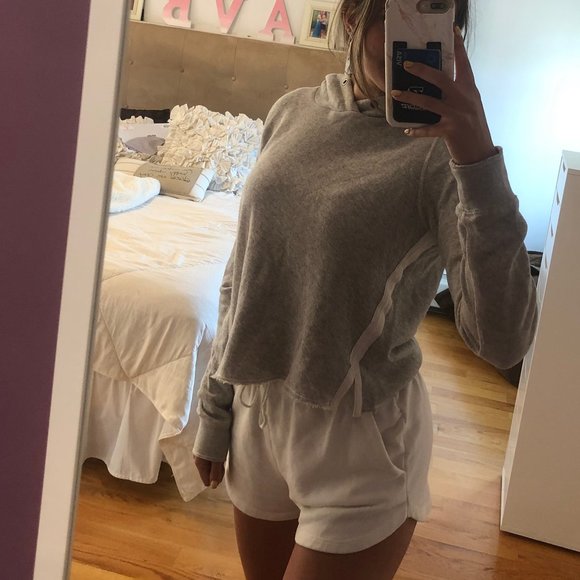 Abercrombie Cropped Sweatshirt - Picture 3 of 6